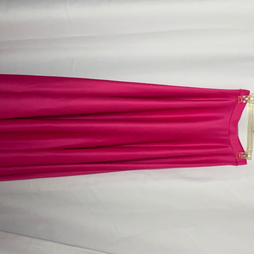 New Maxi pink skirt size small. Never used.